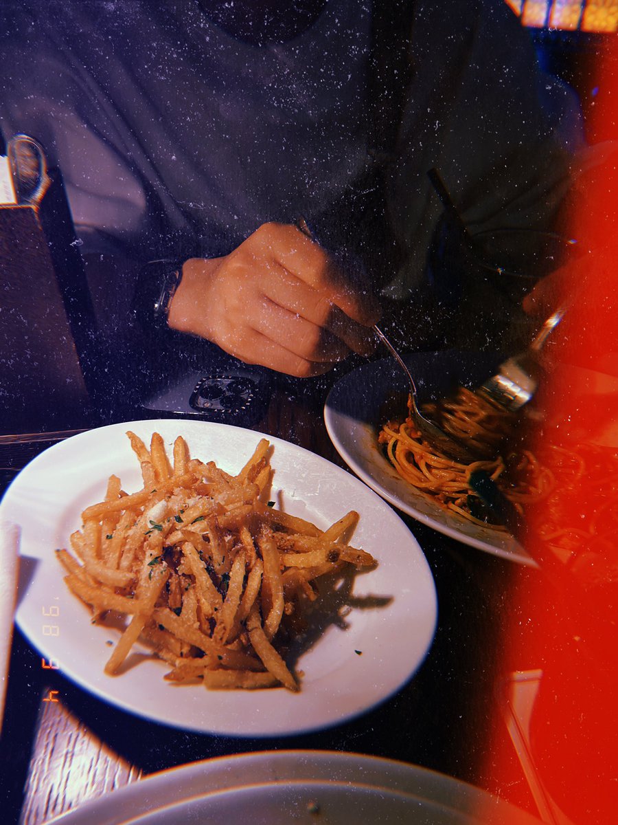 ku_hzm's tweet photo. バスクチーズケーキは食べられなかったし
アクアリウムも行けなかったけど
一緒に過ごせただけで幸せ♡ https://t.co/ayz8qxNlzX