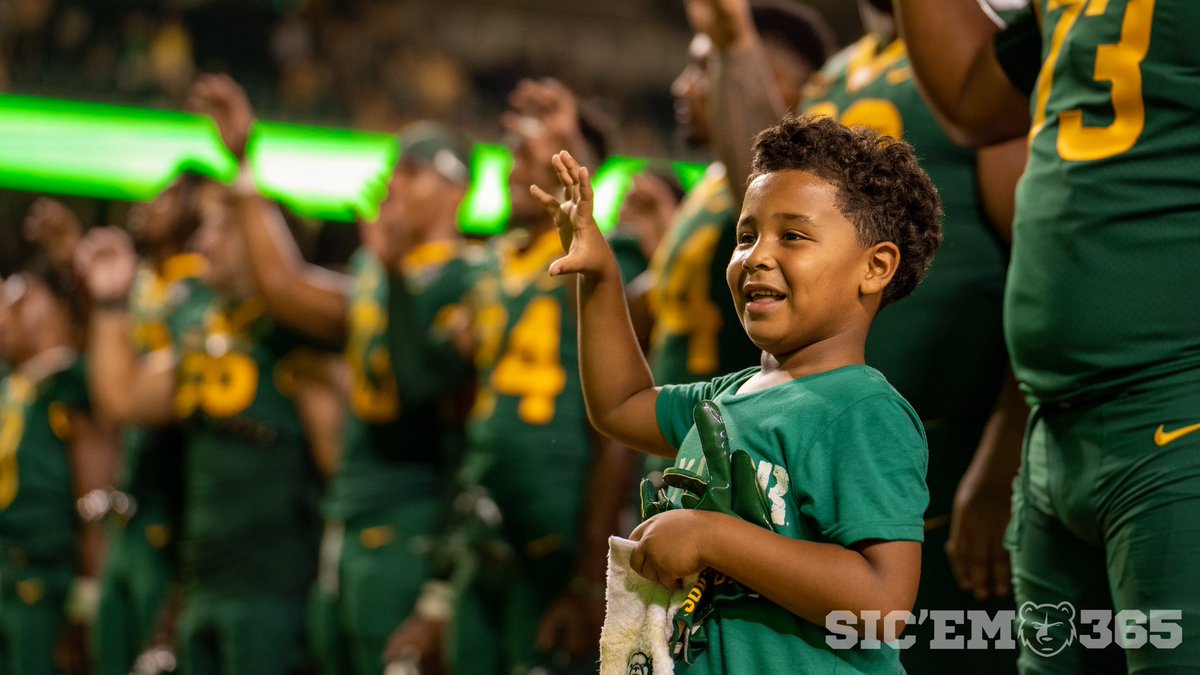 SicEm365's tweet photo. Memories. #SicEm https://t.co/Bpje5oIxjg