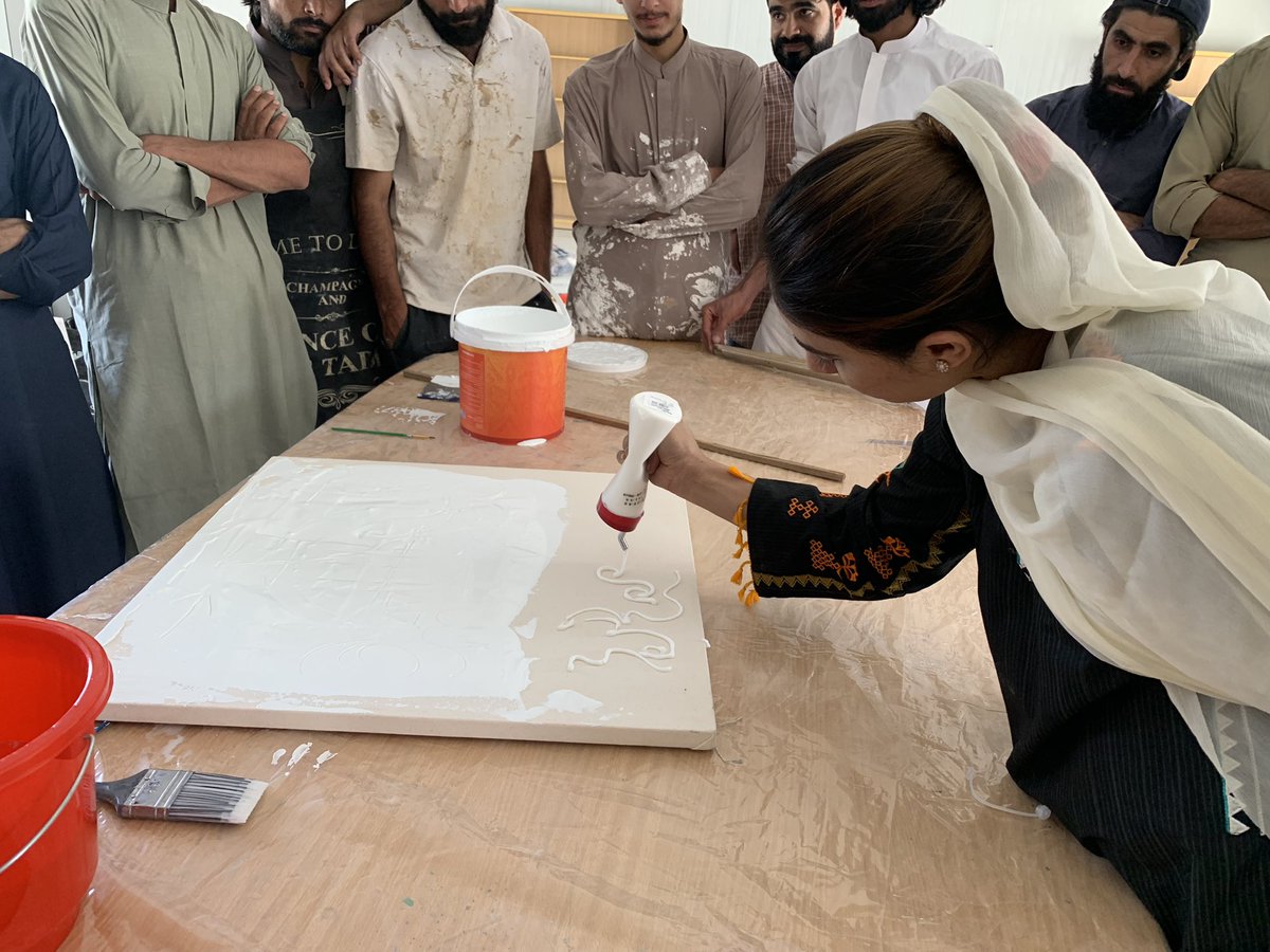 ZaraShaheen_'s tweet photo. میری بہن شاہینہ شاہین کو قتل ہوئے دو سال گزر گئے مگر ابھی تک کیس میں ایسی کوہی پیشرفت نہیں ہوئی کہ ھم کیس کے حوالے سے مطمعین ہوں۔
سزا تو دور کی بات ہے انتظامیہ اتنی کمزور ہے کہ تربت جیسی جگہ پر کسی کو گرفتار نہ کر پائے تو اس انتظامہ سے باکی خواتین کی تحفظ کے لئے کیا امید رکا جائے https://t.co/Ekj00F2acd