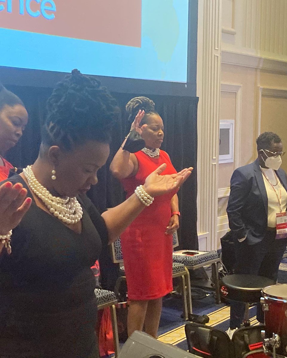 i_AmMyBrand's tweet photo. Ecumenical Service โ๏ธ Eastern Regional Conference Choir ๐บ Kim Jordan ๐น Karen Piper ๐ถ๐ฅ@TheFCACDST @easternregdst @dstinc1913 ๐บ@shavonarline ๐๐พ@D4WomenInAction
#DSTRC2022 #ERC2022 #ElevatingExcellence #EpicSisterhood #DST1913 #MusicMinistry https://t.co/Uq9aPq2a6l