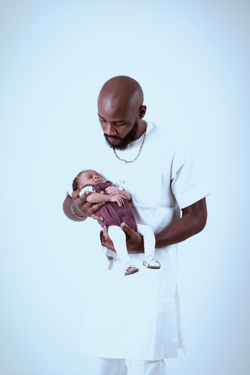 akt_visuals's tweet photo. Instagram's algorithm no longer favors picture enthusiasts and professional photographers like myself, forcing us to post more reels when most of the time we just want to share a stunning still image of our art. 
I'm here, Twitter, please be nice.
#studioportrait #photography https://t.co/8JwF4AH7iL