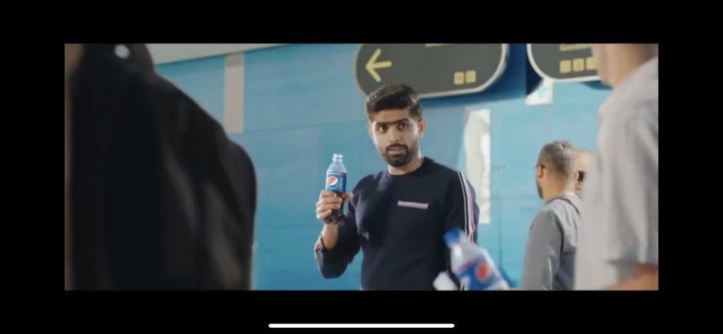 Fatima92358461's tweet photo. Babar bhai pepsi to strong hogai hai Lekin ap ye pi pi ke weak hogae hai 😵‍💫 https://t.co/EBLqeM8mSK