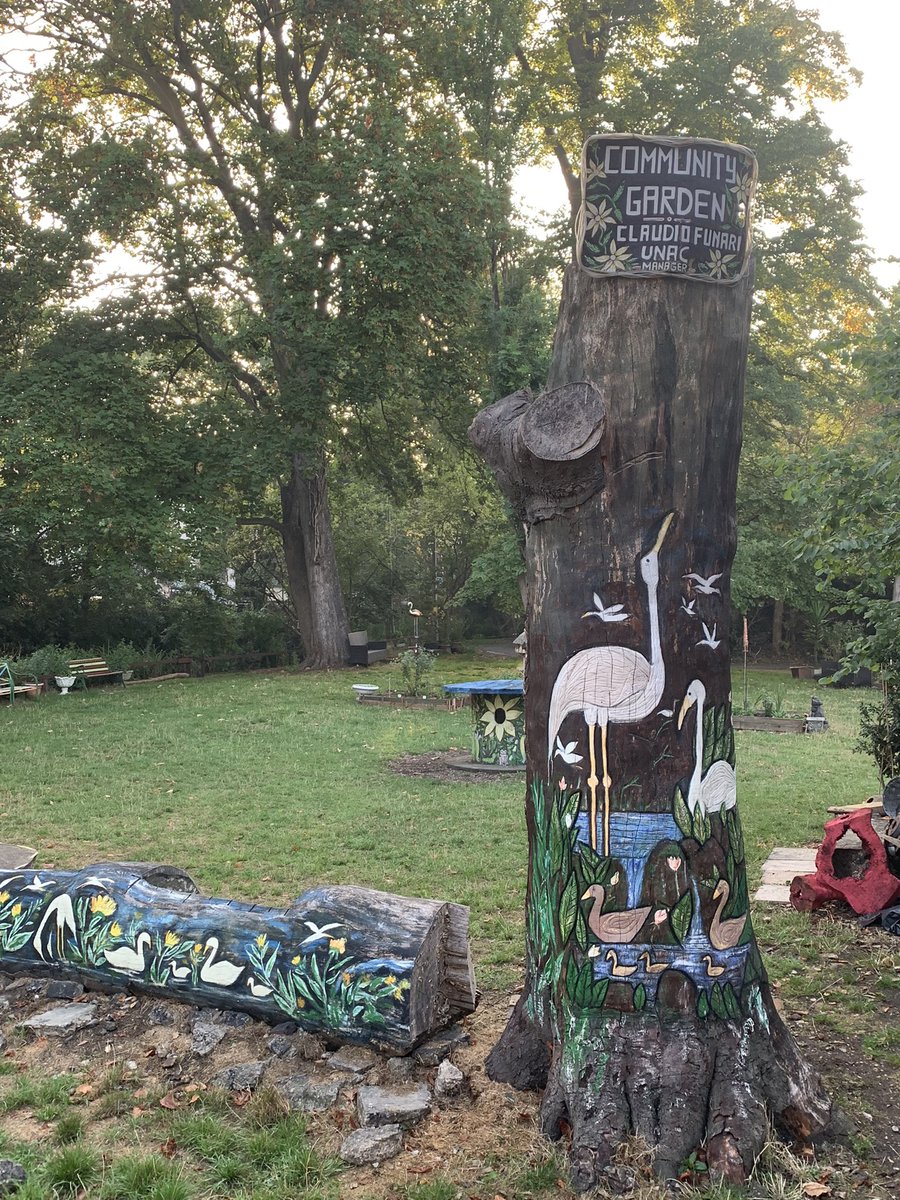 coxy_apple's tweet photo. 18 miles up and down the Wandle Trail for @LondonMarathon training. Went through Hackbridge community garden in homage to the recently departed Claudio who created it. Great new @RunComPod yes this part of training is tedious #YourWeekendRuns https://t.co/IPmEeWf1vM