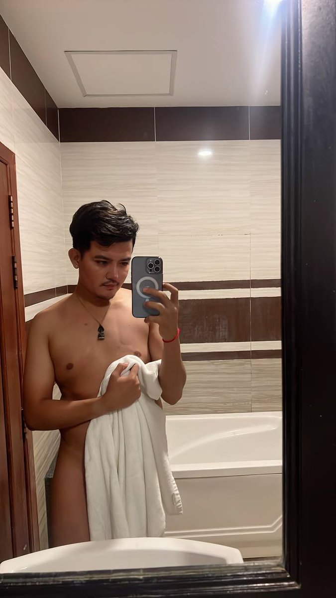 សុំផុសសិចសុីម្តងទៀតហើយ ជួយអោយ❤️ហ៊ាម៉ាប់ច្រើនៗផងចាំផុសអាសិចសុីជាងនិងទៀត ហើយទំនេរឆាតមកលេងផងណា នឹកបងៗ🥰