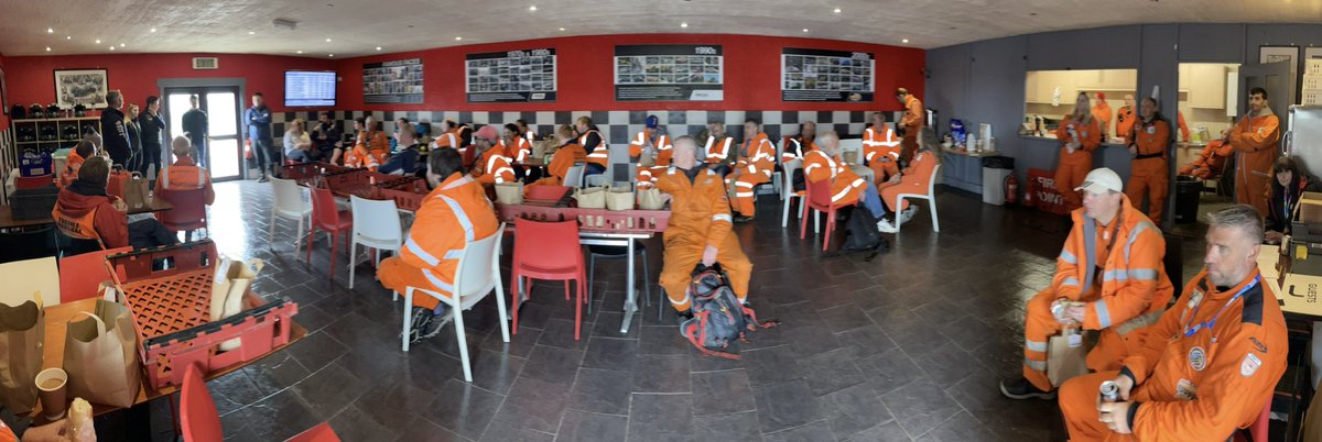A huge thanks to <a href="/rorybutcher/">Rory Butcher</a>, Dexter Paterson, <a href="/frontrowjoe/">Joe Tanner</a> and @HChapmanRacing for doing lunch break passenger rides and a Q &amp; A for our Orange Army of track marshals today. 👏🏴󠁧󠁢󠁳󠁣󠁴󠁿🏁