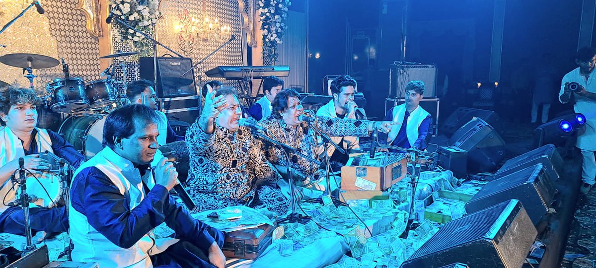 SabriBrothers6's tweet photo. Had a Great Show Last Night In Nagpur.2 Sufi Nights In 2 Days. Back2Back 2Sept Parli city 3Sept Nagpur Thank you so much for your Love &amp; Blessings Keep Supporting ❤️🙏🏻  #Wedding #Show #QwwaliNight  #Sufi #With #Sabribrothers  #Band #Aftabhashim #Back2Back #Parli #Nagpur https://t.co/K2RWQ1ZnrK