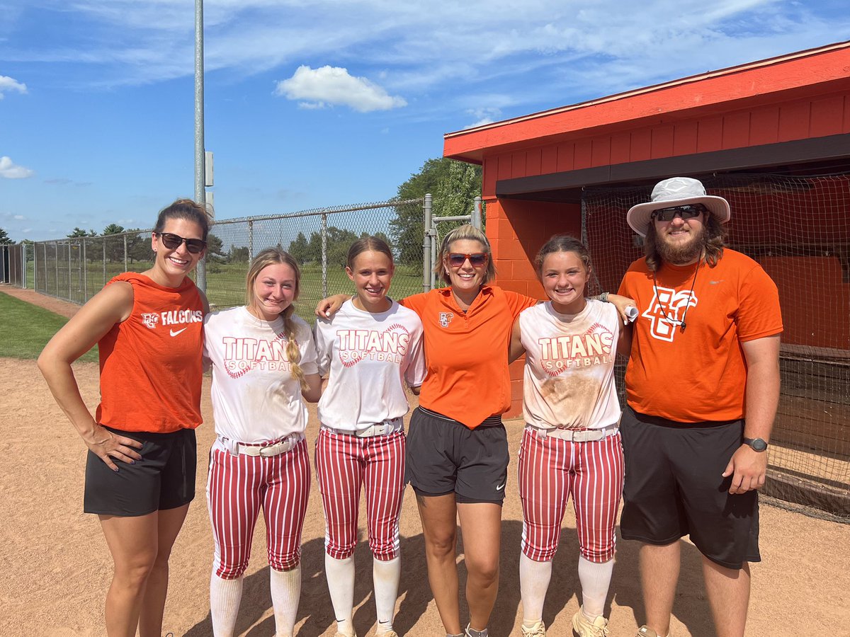 Coach_Buettner's tweet photo. Titans girls camping all over the place this weekend. Got to spend 9/3 with @mograce07 @AveryHankins55 and Olivia as they turned lots of heads at Bowling Green. Feedback was fantastic!!! #builtdifferent #titans07 https://t.co/rGedAmKcSx