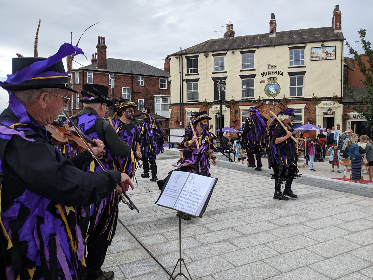 Are you at a loose end in Hull? Caught between Freedom Festival performances with nothing to do? Catch us outside Minerva for the next hour or so (Morris time)!