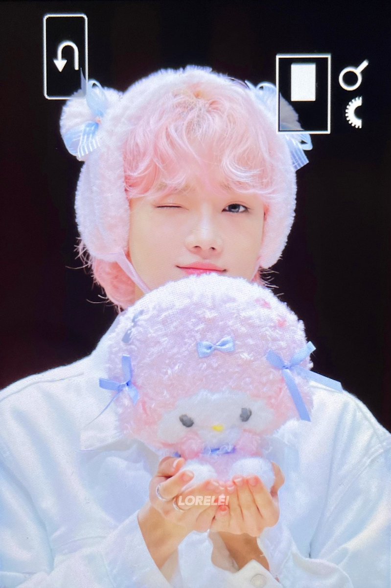 nyublep's tweet photo. everyone look at chanhee my sweet piano 😭 https://t.co/0YdG3OAhfn