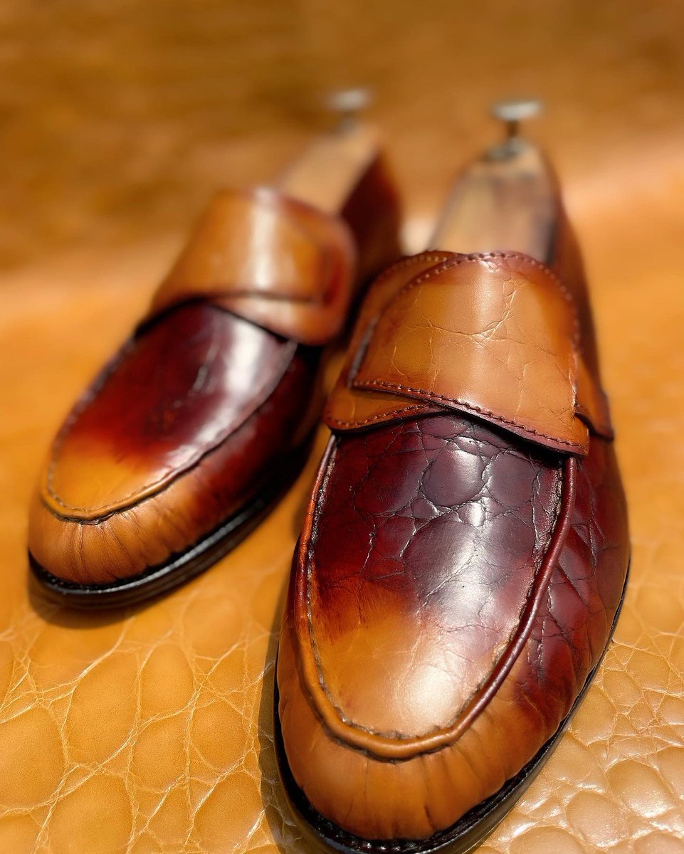Towa_Money1's tweet photo. Hello people….don’t forget @tippsol got you covered for all your sweet handcrafted shoes… Reach us on 0543951462 https://t.co/UjElOOTzd5