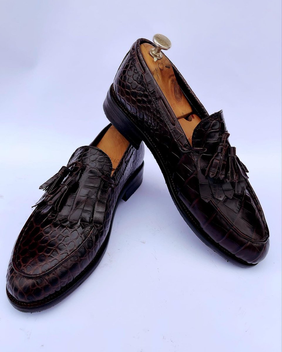 Towa_Money1's tweet photo. Hello people….don’t forget @tippsol got you covered for all your sweet handcrafted shoes… Reach us on 0543951462 https://t.co/UjElOOTzd5