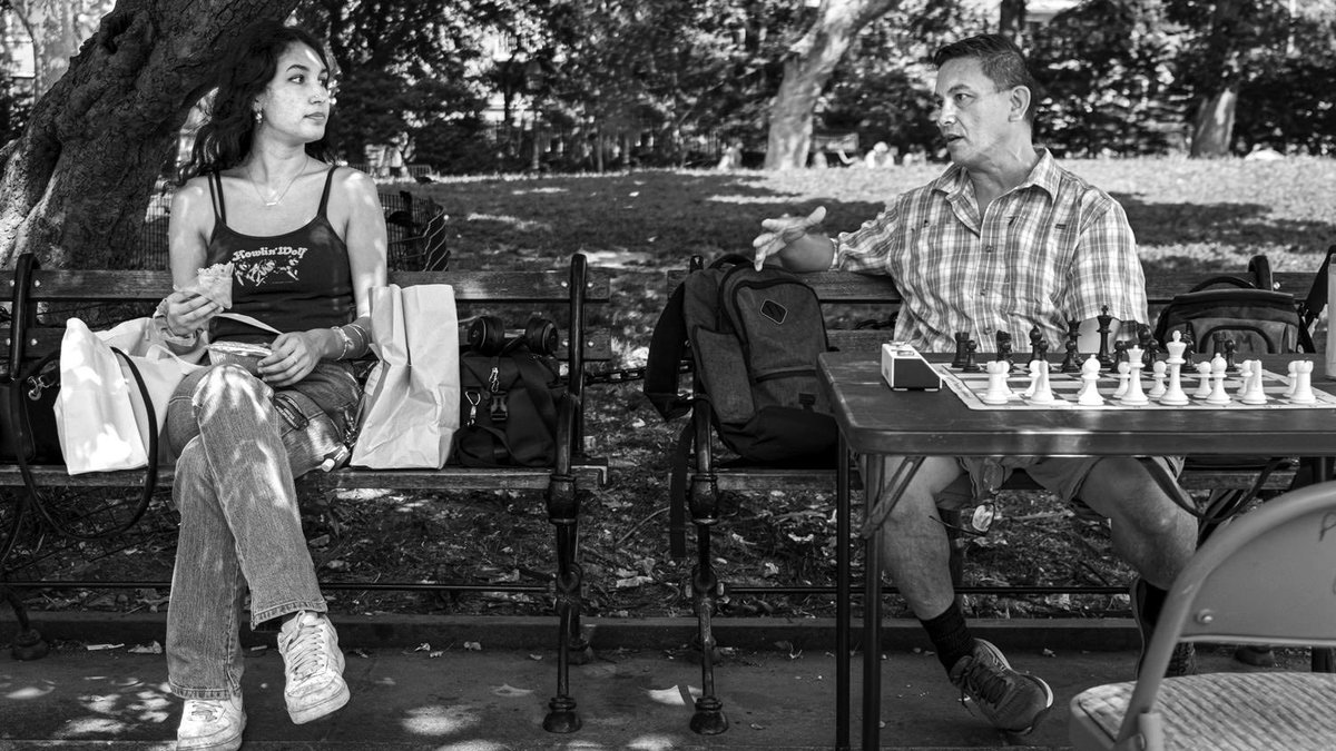 bobcooley's tweet image. Game | Practice
#FujiX100V
1/1500@ƒ2-ISO400
#chess #chesstable #pickuplines #conversation #expression #gestures #game #gameon #StreetStyle #Documentary #photojournalism #candid #streetphotography #Fujifilm #WestVillage #GreenwichVillage #blackandwhite #WashingtonSquarePark