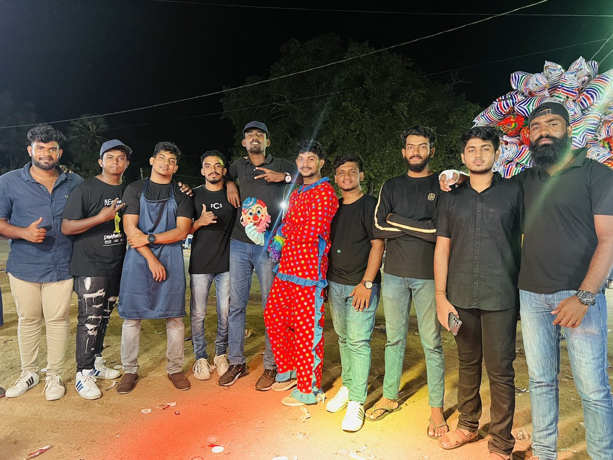 Batti_Leos's tweet photo. Thank you for the support 
We raise 250k 
#leossrilanka
#icecreamstall https://t.co/0YK3Q39Fes