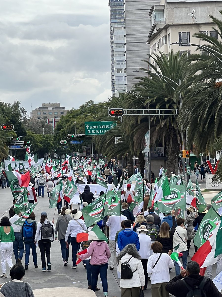Marcha por la Paz y Unidad de los mexicanos convocada por <a href="/OficialFrenaaa/">FRENA Oficial</a> #PorAmorAMexico #MarchaPazYUnidad 👏🏼👏🏼👏🏼