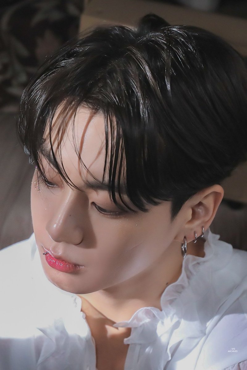 Mở đầu buổi mass bằng cách RT &amp; RL tweet này nhé 

NGẮM TRĂNG RẰM BÊN ĐẬU ĐẬU 

I vote for #Jungkook of 
<a href="/BTS_twt/">방탄소년단</a> for #AudacyAOTS
