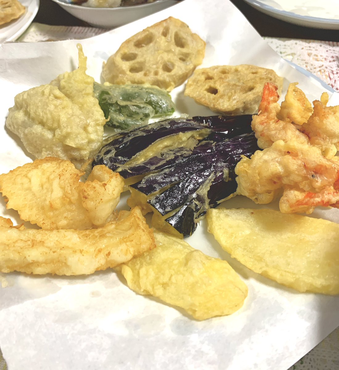 米粉天ぷら！
キスの天ぷらうまっ！
れんこんの天ぷらウマッ！
ナスの天ぷらウマッ！！
海老の天ぷらウッマッ！！
天ぷらは何でも美味かとです。

#グルテンフリー #料理記録 #glutenfree