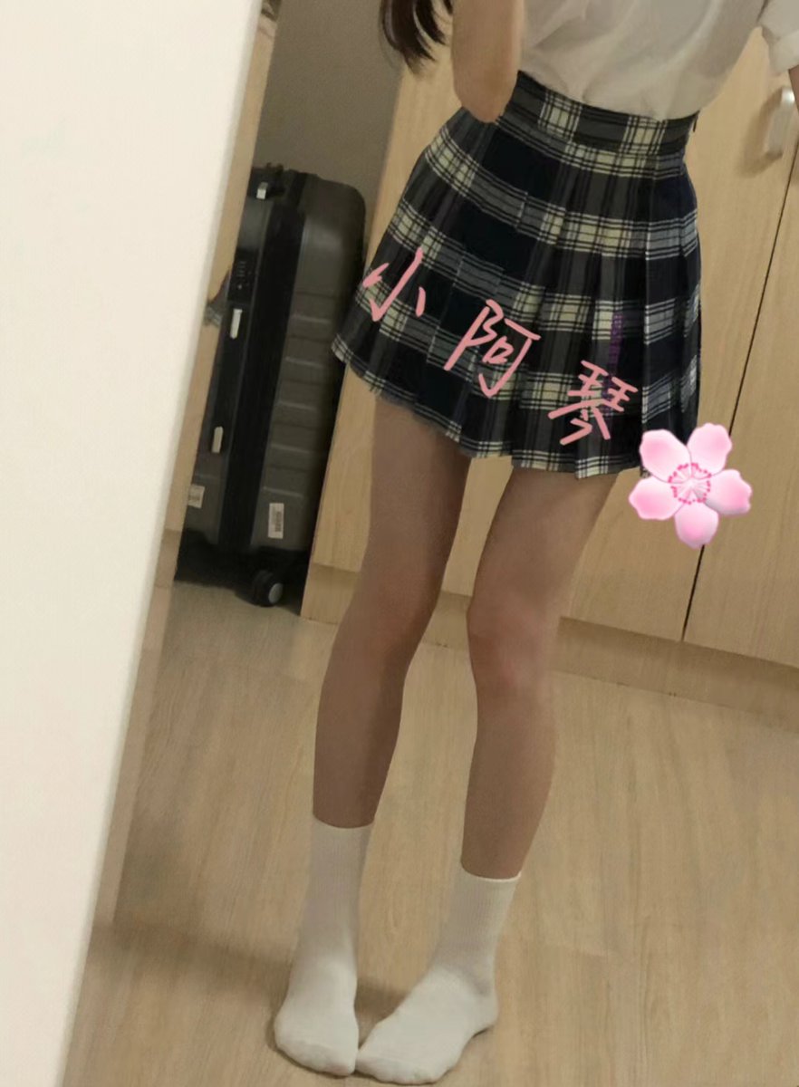 xiaoqin443's tweet photo. 摆烂了好多天，吧这几天穿的袜子和内内都抽掉叭
3天纯白棉袜*2 
3天蕾丝内内*1
点赞关注转发评论参与抽奖哦🤪
同样是免费送还包邮费的哦，哪个哥哥会中奖呢~🤩
#原味 #原味内裤 #原味丝袜 #原味棉袜 #原味袜子 #原味内内 #原味卖家 #原味商品 #原味鞋子 #原为白袜 #原味内衣 https://t.co/4erzFEqZpU