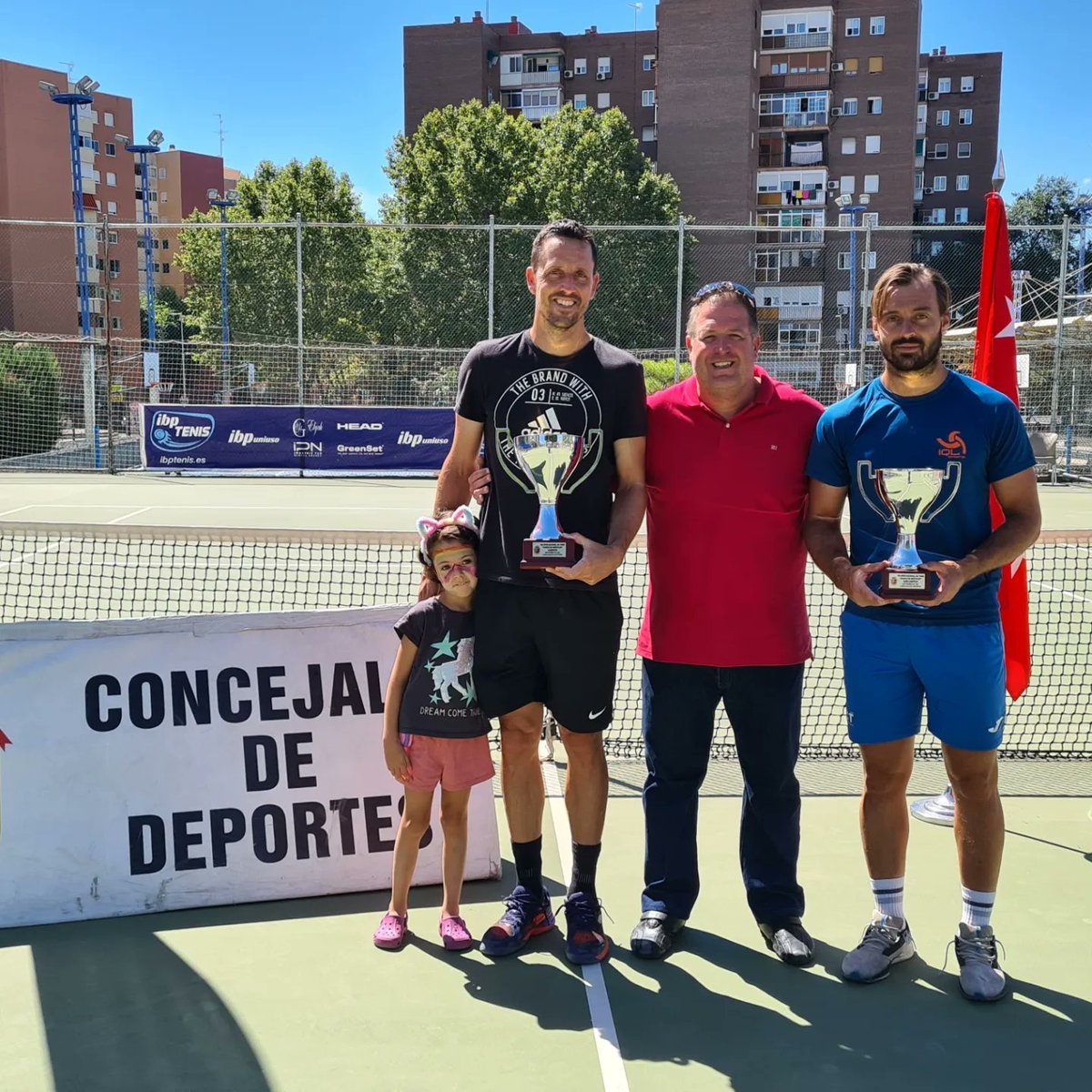 Finaliza VIII Open Nacional Ciudad de Móstoles, campeón Ricardo Villacorta y Subcampeon David Pérez Sanz. Dar las gracias <a href="/AytoMostoles/">Ayuntamiento de Móstoles</a> y <a href="/deportesmost/">Concejalía de Deportes Móstoles</a> por su compromiso con el tenis Mostoleño.
#clubmostolestenis #tenisnacional