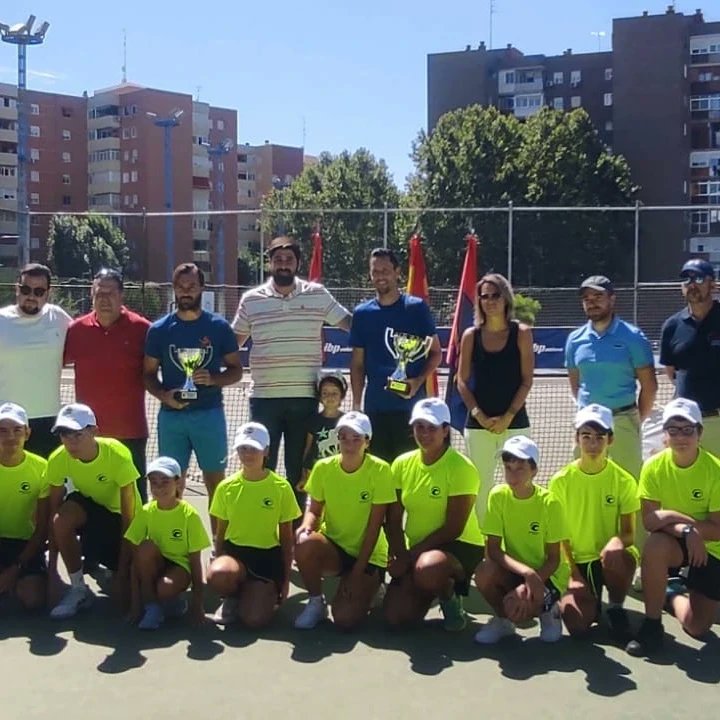 mostolestenis's tweet photo. Finaliza VIII Open Nacional Ciudad de Móstoles, campeón Ricardo Villacorta y Subcampeon David Pérez Sanz. Dar las gracias @AytoMostoles y @deportesmost por su compromiso con el tenis Mostoleño.
#clubmostolestenis #tenisnacional https://t.co/C3Vyq2Aync
