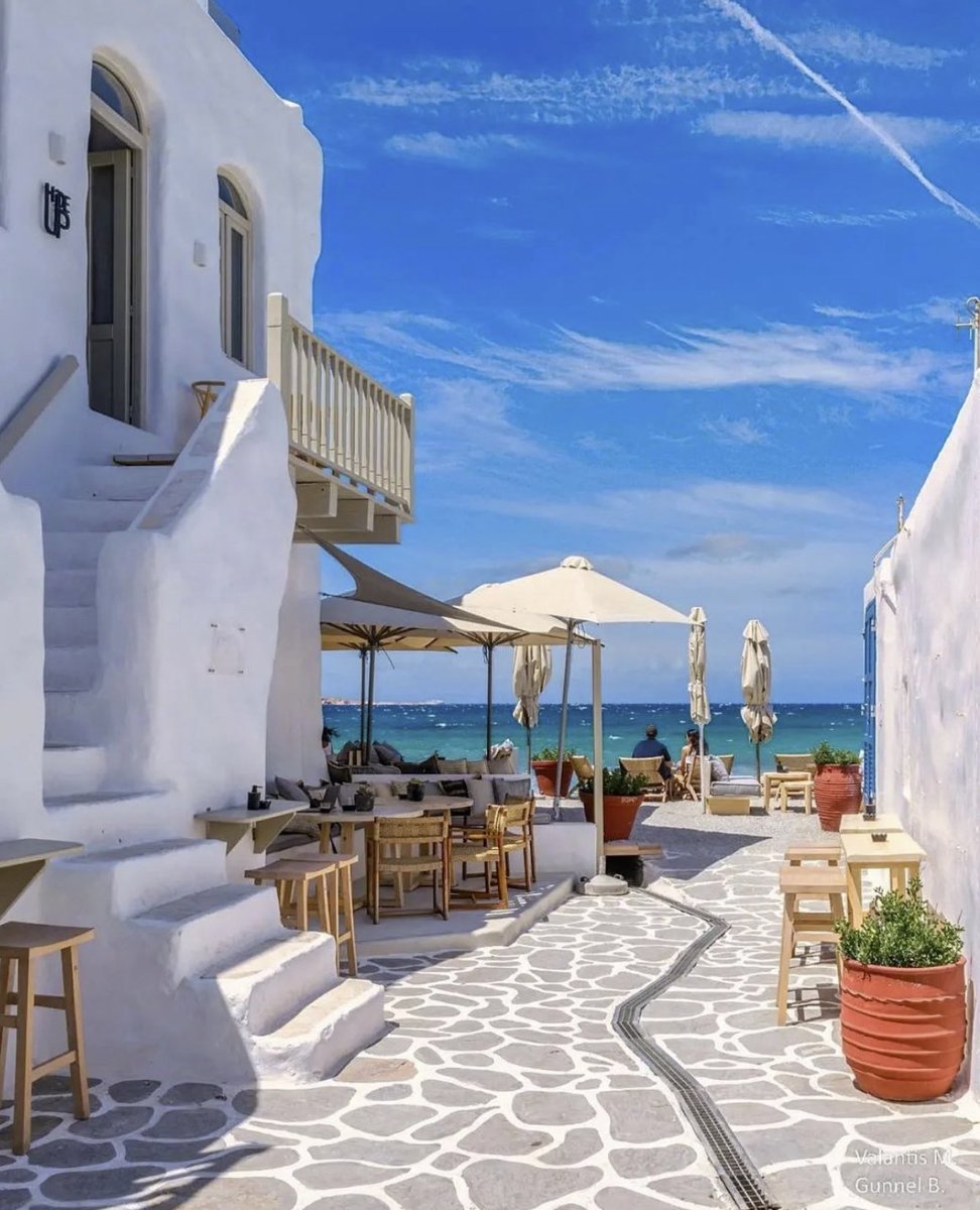 OfficialPLT's tweet photo. Mykonos 🇬🇷 https://t.co/duxxD8odxz