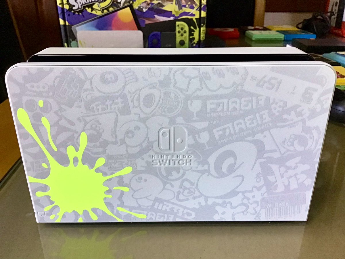 sonicpulsar's tweet photo. Mandatory pics of course ;) #Splatoon3 #NintendoSwitchOLED #SWOLED #Unboxing #Nintendo #SwitchOledSplatoonedition https://t.co/LiZ90R85Dv