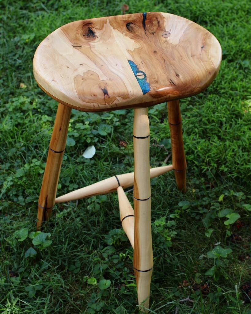 TheWirelessWW's tweet photo. The finally completed perch stool!  Made with apple wood from a tree that came down in a storm at my in-laws - that my wife remembers playing under as a kid.

It came out looking great, but that’s mainly because of the #wood (takes the eye away from the … https://t.co/6l2fv60cSP https://t.co/7aaBqubxAH