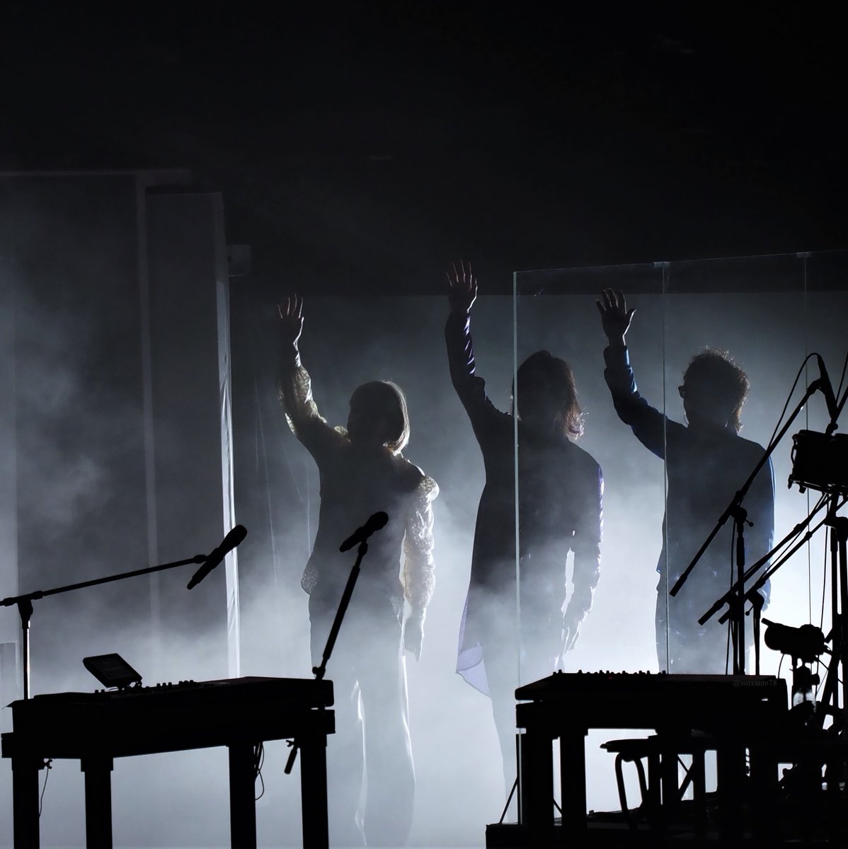 soixante78's tweet photo. 終演間際に撮影＆SNSへのup許可が出ましたので、謹んで撮らせていただきました。
今はそんな時代になったのですね。ありがたし。
#FANKSintelligenceDays9
#TMNETWORK 
(20220904 ぴあアリーナMM) https://t.co/1k9tY4mx92