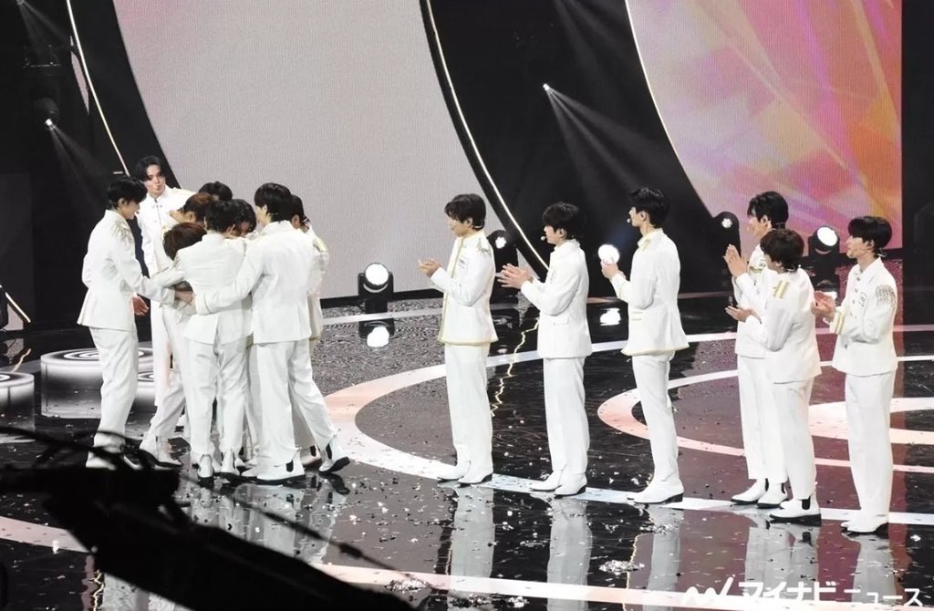 hee_karuuu's tweet photo. "we made it!"            "till we meet again!" https://t.co/BG4LSZfP6E