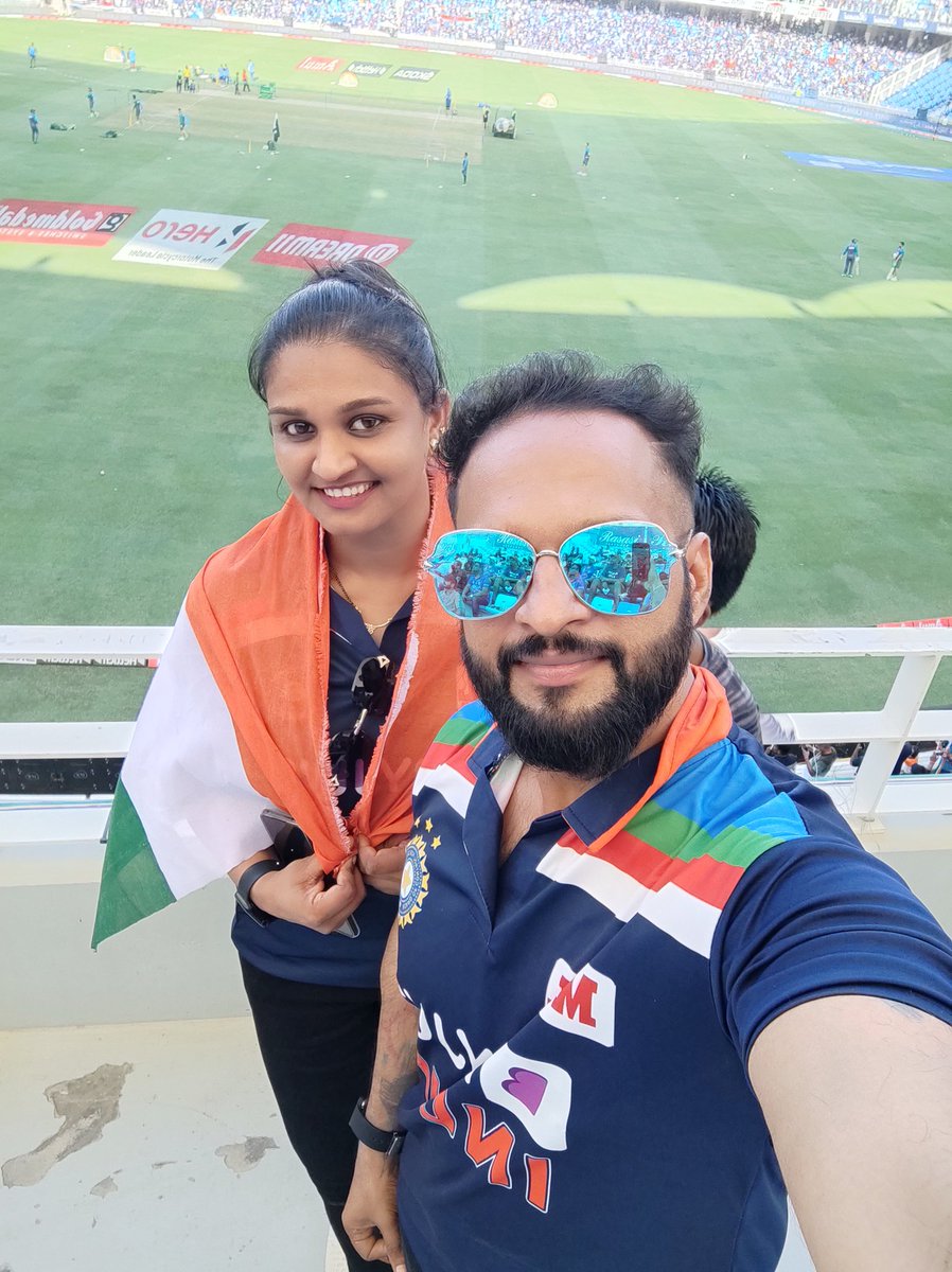 Patsdsa's tweet image. #INDvsPAK2022 Hello @StarSportsIndia find me in G3 stand.. my mom wants to see me in TV.. #AsiaCup2022 #dubaistadium