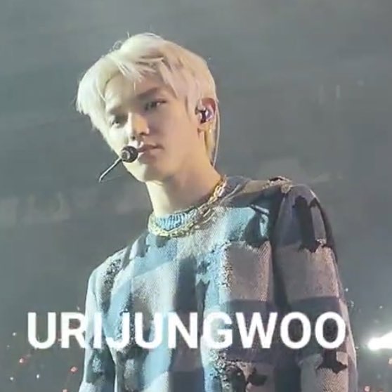 taeyeweon's tweet photo. taeyong’s reaction to his bald pic 😭 https://t.co/jKBW8aEVUW