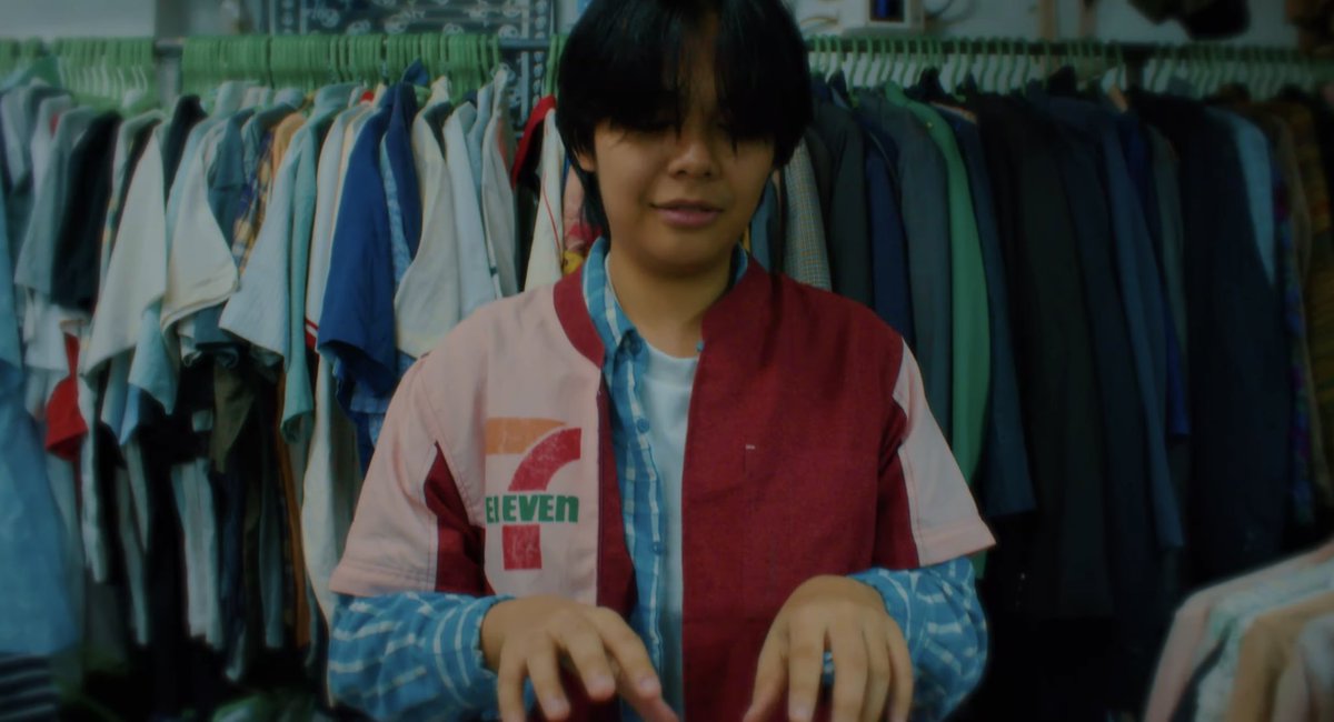 iadoremrld's tweet photo. This ukay ukay scene HSAHAHAHA cutie 

Enjoyed this pov a lot congratulations @thisismrld!! 

Watch “Ikaw Pa Rin by mrld” MV ‼️
https://t.co/wA2lea5Me6 https://t.co/SAZaT3M3Rx