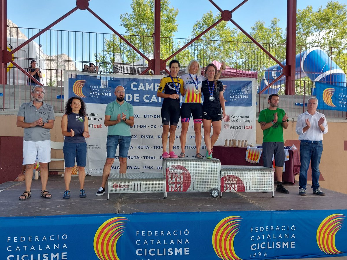 🏆🚵‍♂️ <a href="/ismaelventura/">Ismael Ventura</a> i Anna Jordans, nous campions de Catalunya de Marató BTT a l'Entreterres! 

Un gran dia de ciclisme, enhorabona a participants i organització! 🤩👏 

#ciclismecat #esportcat #XCM