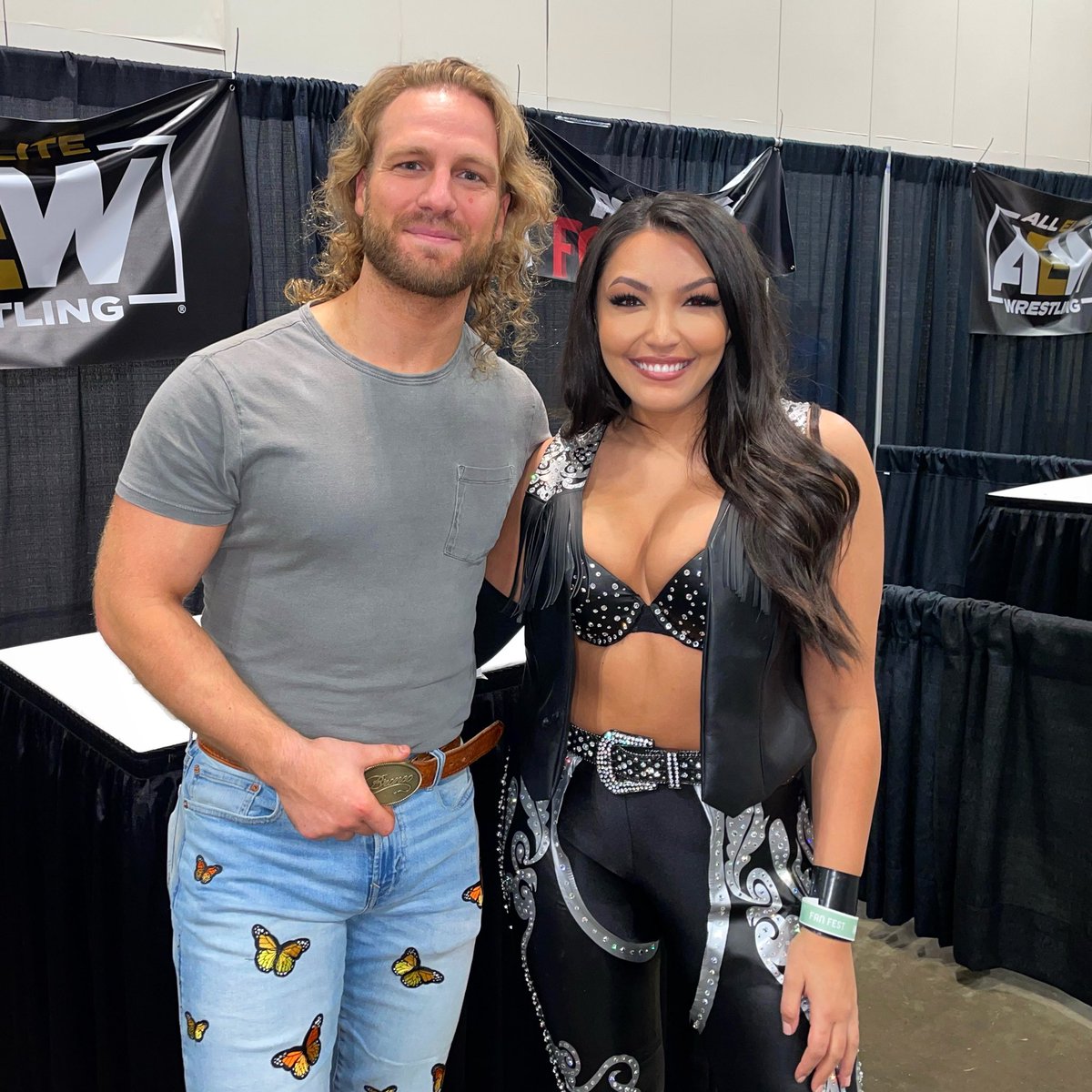 theAdamPageOOC's tweet photo. Cowboy Shit #AEW #AEWAllOut #AEWDynamite #BTE #KennyOmega #YoungBucks #Hangman https://t.co/PBGDEc7KPo