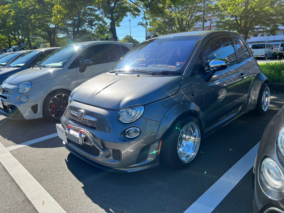 mjzism's tweet photo. 今朝はSMMに参加した。

#abarth #abarth595 #abarth500 #fiat #fiat500 #アバルト #アバルト500 #アバルト595 #フィアット #フィアット500 #オーバーフェンダー #バーフェン #オバフェン #overfender #マーク1 #深リム #ssrwheels #バッドフェイス　#SMM https://t.co/j3eHWXUX0D