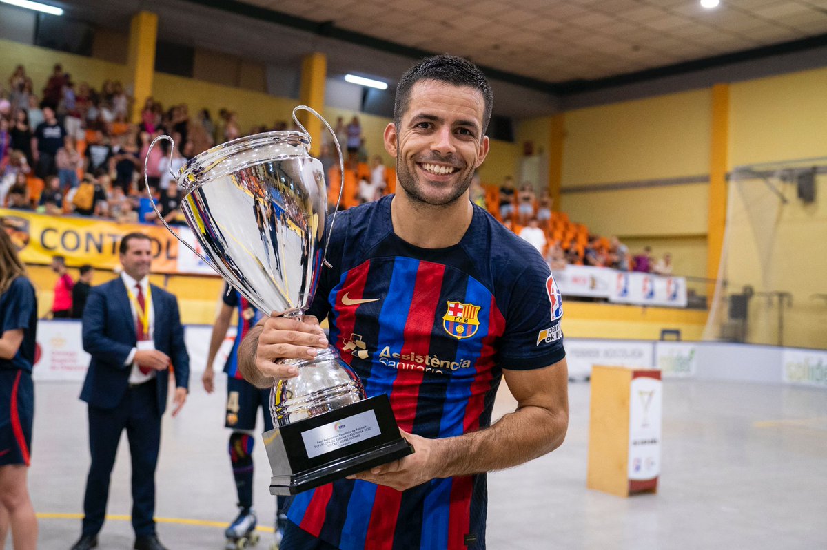 joao9rodrigues's tweet photo. Supercopa 22/23 🏆
Que seja o início de uma grande época desportiva 💪🏼🙏🏼 #fcbarcelona #fcbhoquei https://t.co/yezG1sIND4