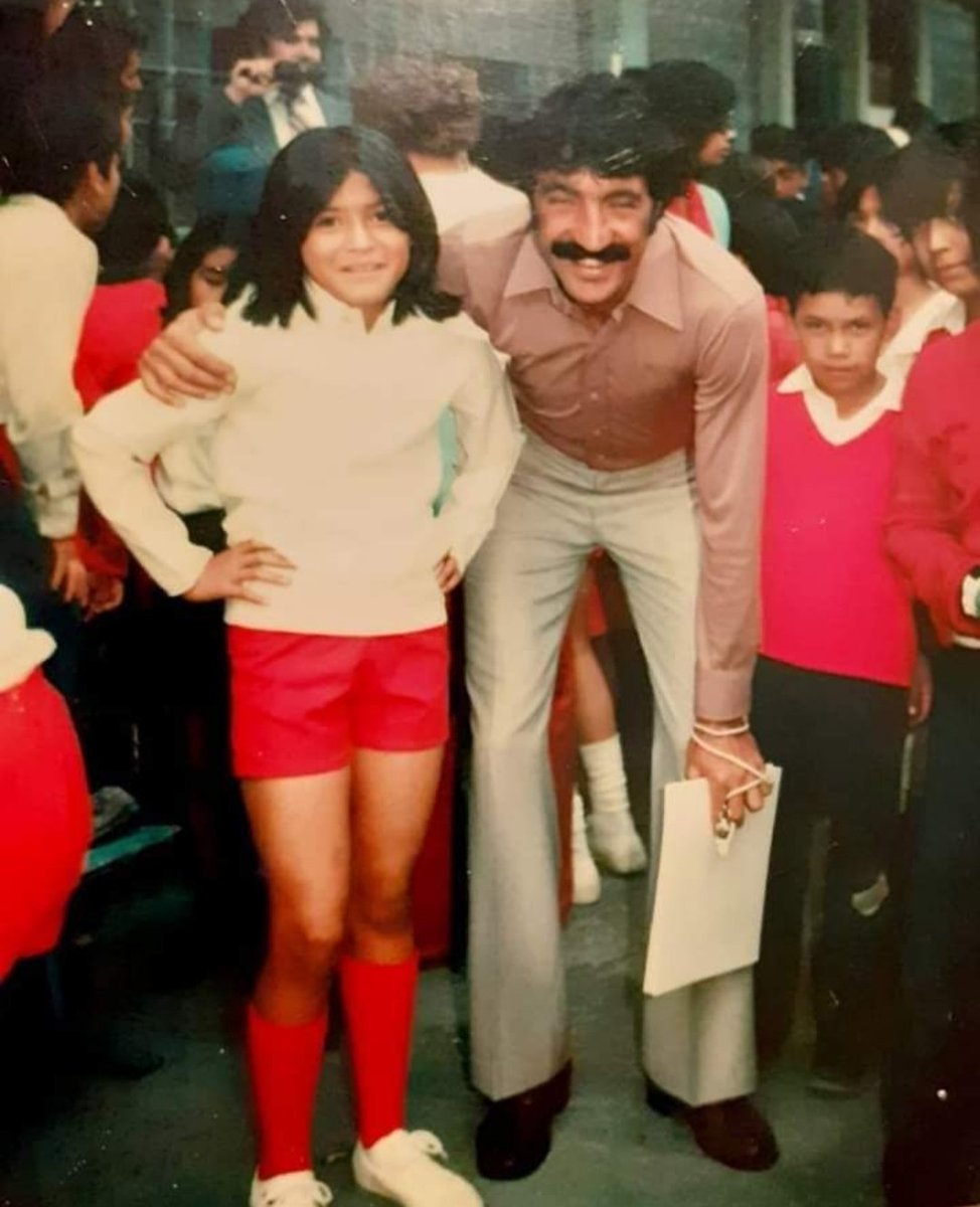 SandraXimenez4's tweet photo. Gracias maestro Hugo De Anda por ser un excelente docente, tus alumnos y amigos te recordaremos por siempre. 
Un fuerte abrazo con mucho cariño a su amada esposa la maestra Lety Gutiérrez, sus alumnos le amamos. https://t.co/bzFxzCcKrO