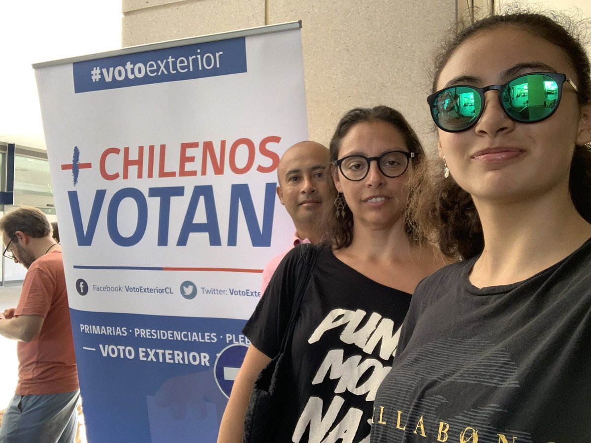carolalara7's tweet photo. @ChiledespertoI Desde Barcelona, temprano votando, después al conteo y en la noche el aguante esperando los resultados de Chile https://t.co/wC42OhKiDu