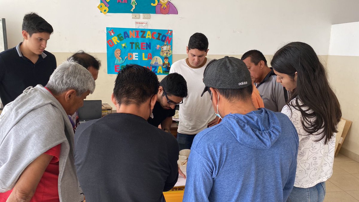 PattyPasmay's tweet photo. También se realizaron capacitaciones de electricidad básica a beneficiarios de comuna Valdivia y en Paipayales. @Vinculos_Espol https://t.co/jSQqnV2C9u