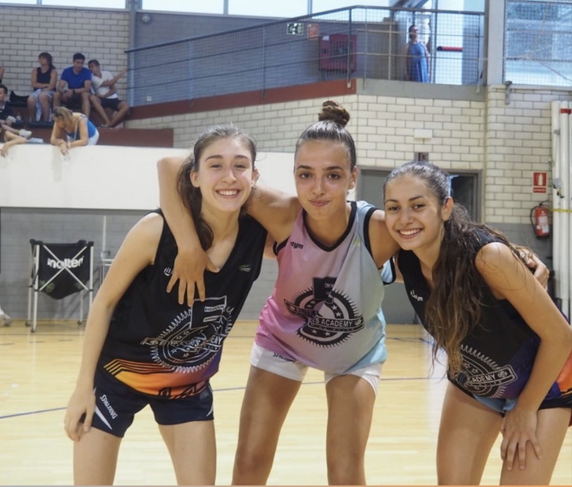 carolddomingo's tweet photo. Summer is over. Batteries charged. Ready for this season🔋🔋💪 @EliteSportsESP https://t.co/M3rgioJP4U