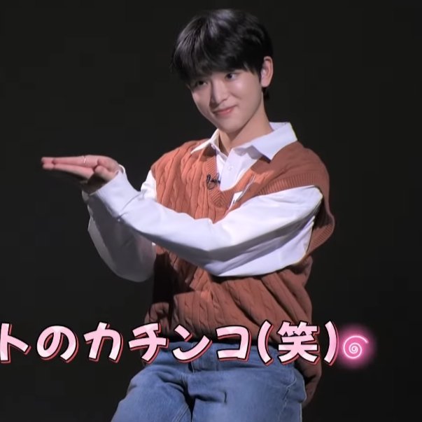 joruapics's tweet photo. he's so cute i'm crying https://t.co/LboehxMdBM
