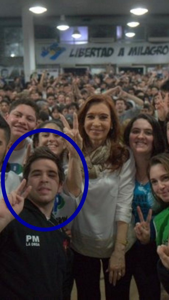 TanoDeBanfield's tweet photo. GENTE NOS TOMAN DE BOLU..S TE HACEN PERDER 1 DIA DE TRABAJO HASTA CUÁNDO VAMOS A SOPORTAR A ESTOS DELINCUENTES DISFRAZADOS DE POLÍTICOS HAY QUE ECHARLOS YA 🇦🇷🇦🇷🇦🇷 https://t.co/2Hw72KtGuW