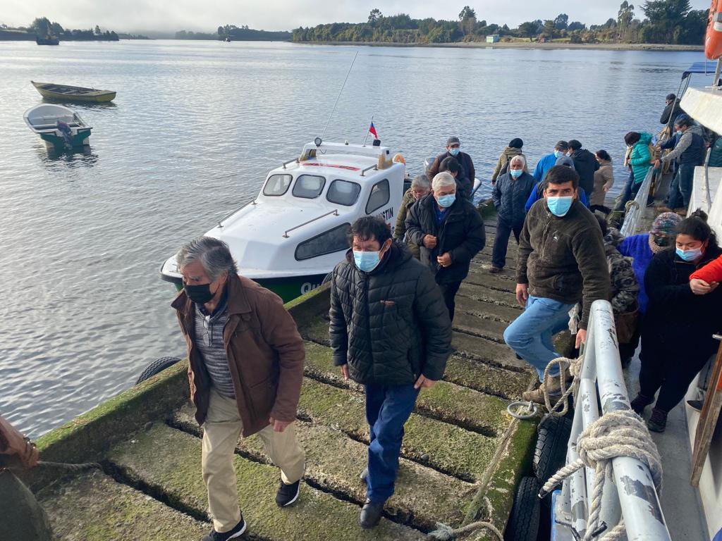 MTTLosLagos's tweet photo. #MTTPlebiscito En las Islas #Chauques opera el Servicio Especial Marítimo entre Isla Tac, Añihue e Isla Mechuque ⛴ para acercar a las personas a sus lugares de votación. 🗳 #Quemchi #Chiloé 

#TuVotoDecide https://t.co/C9vVbnWsdq