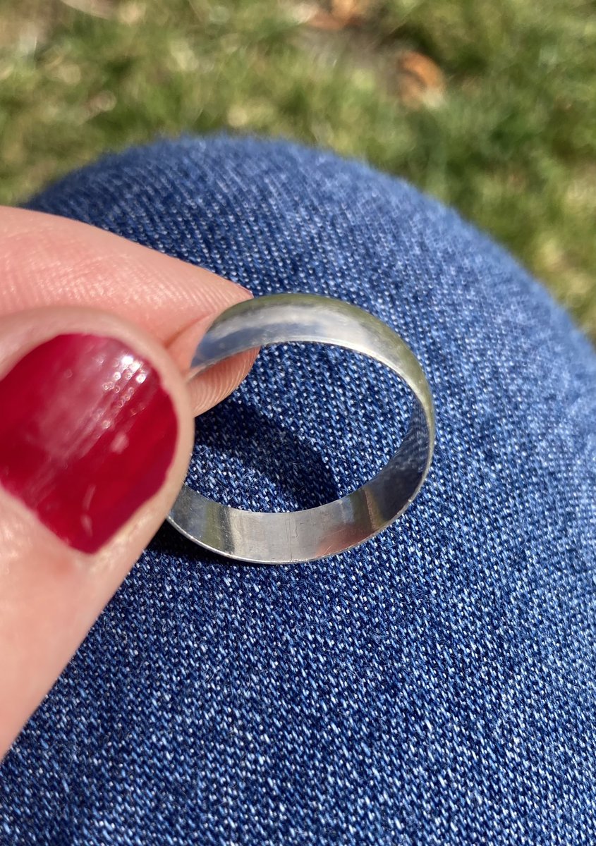 AlienWardrobe's tweet photo. Silver wedding band (probably mans) found today in #corkeagh park near #lucan in #dublin No staff here to hand it in to. Any ideas on how to find the owner? #lost #weddingring https://t.co/3u9C61SAiF