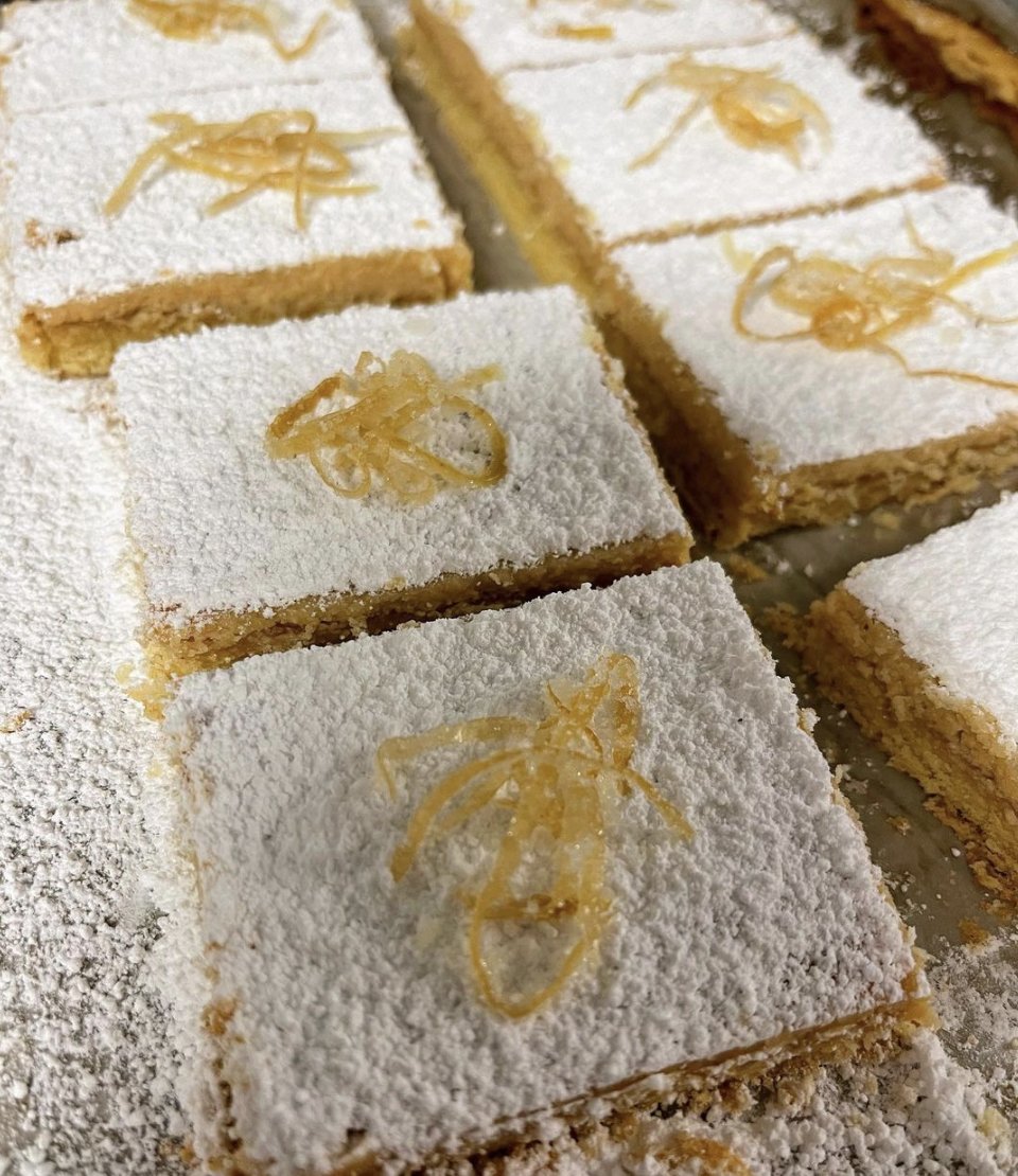 acfchefs's tweet photo. #REPOST @cheftiffanybutler
Lemon bars with Candied Lemon Zest
~
#pastrychef #pastrylove #lemon #lemonbars #sugar #sweet #bakery #chef #cheflife #acfchefs #pastryart #pastrylife #dessert #desserts #yum #yummy #scratch #cook #recipes #recipe #lgbt #lgbtcommunity https://t.co/AgurBK0myH