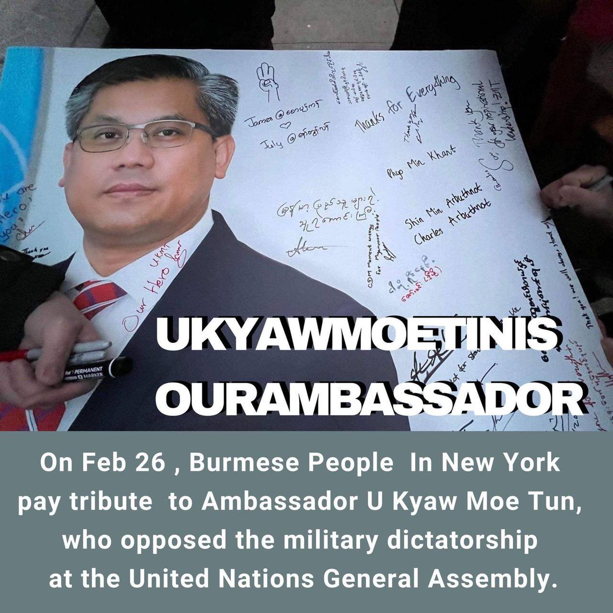 AyeChitHsu2's tweet photo. On Feb 26 , Burmese People  In New York pay tribute  to Ambassador U Kyaw Moe Tun, who opposed the military dictatorship at the United Nations General Assembly. #UKyawMoeTunIsOurAmbassador
#WhatsHappeningInMyanmar https://t.co/gYvmKl8Wj1