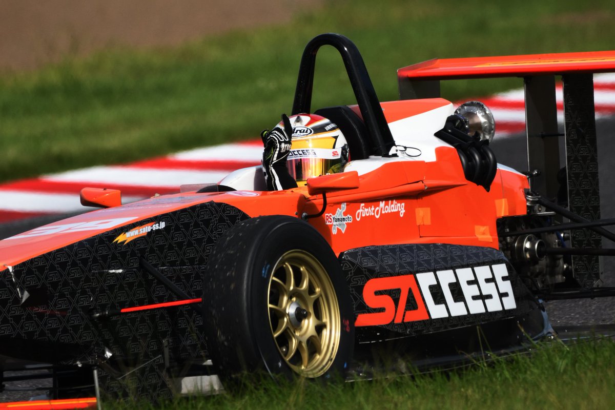 Suchiru093's tweet photo. 鈴鹿クラブマンレース Rd.6
SUPER FJ
居附明利選手!
優勝!!!!
#鈴鹿クラブマンレース #SUPERFJ #FJ #formula #居附明利 #SACCESSRACING #鈴鹿サーキット https://t.co/mU8PVcjr29