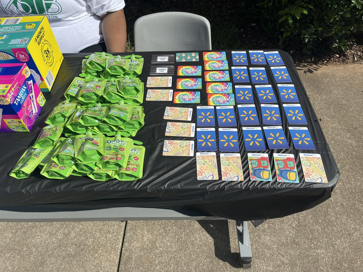 KSTB's tweet photo. Thank you to the KSTB Enterprises Fdn Volunteers‼️The Fdn provided snacks, toiletries, & gift cards to the @MorrisBrownHBCU students.💜 Without the volunteers, 2days event wouldn’t have been a success. #volunteers #KSTBFoundation #hbcusnackpack #HBCU #community #thankyou #success https://t.co/1OFWNxujm2
