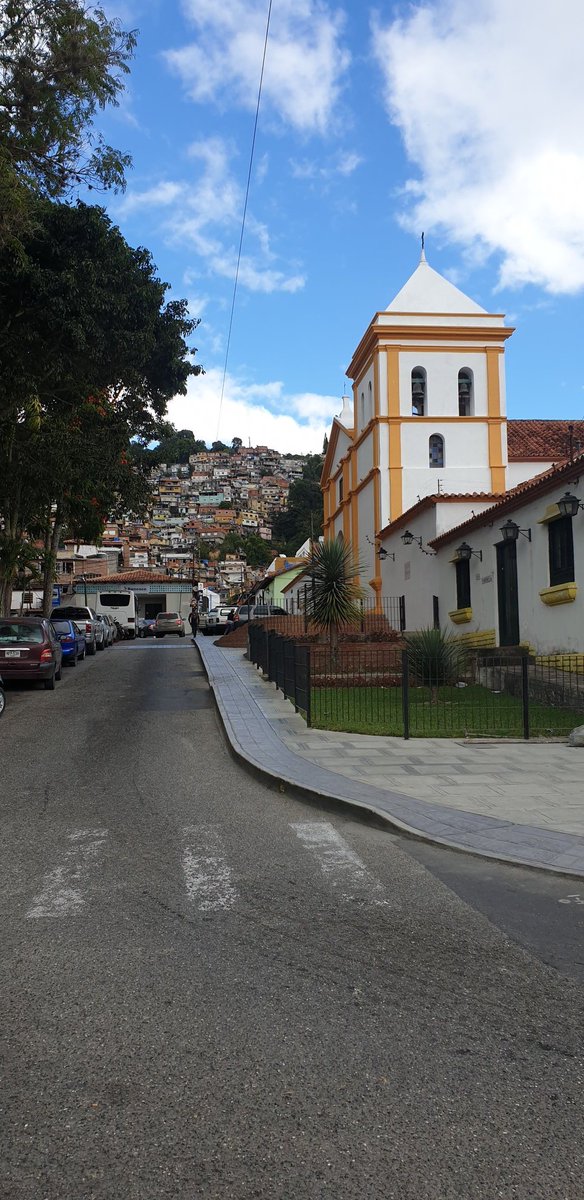 naremisilva's tweet photo. Hoy #4Sep los Hatillanos celebramos el día de nuestra Patrona Santa Rosalía de Palermo.
Importante fecha para nuestro municipio y sus tradiciones.
 #ElHatillo https://t.co/dL0Ca3pce0