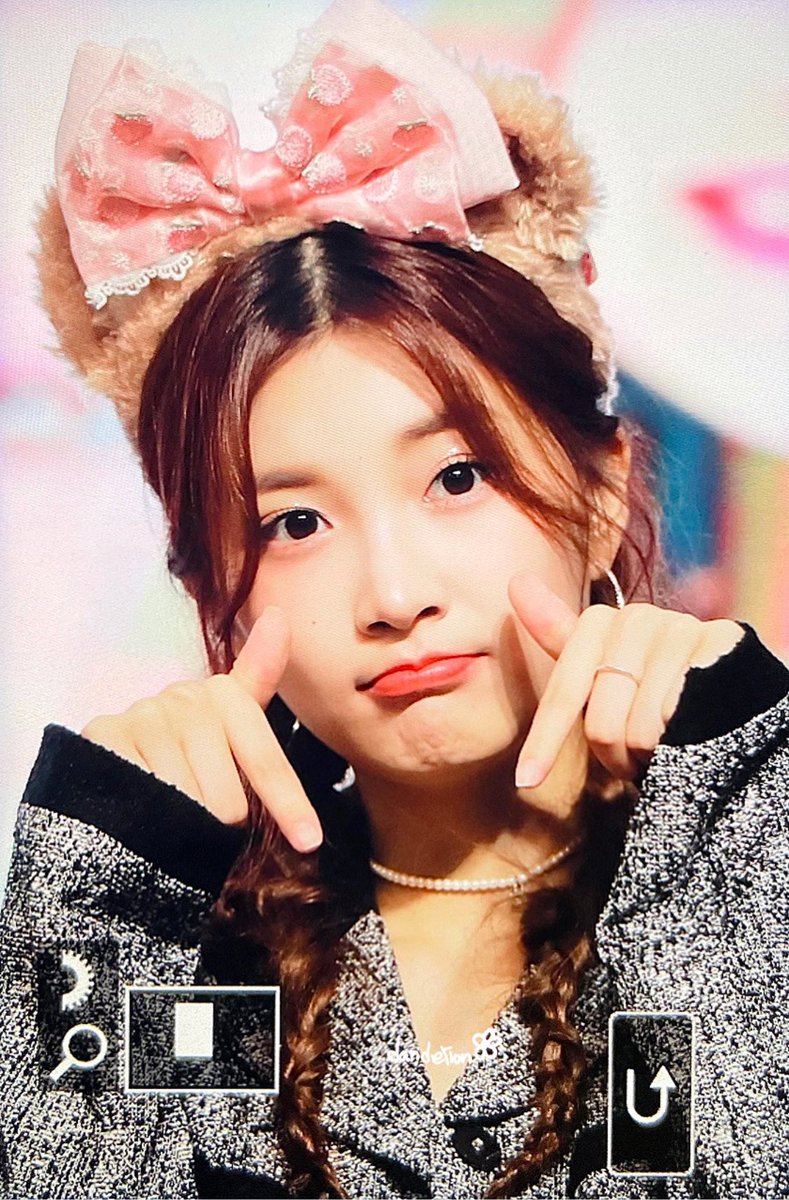 dandelion_812's tweet photo. 220904 힝구리퐁퐁
#우아 #민서 #wooah #minseo https://t.co/hgR5EH6brt