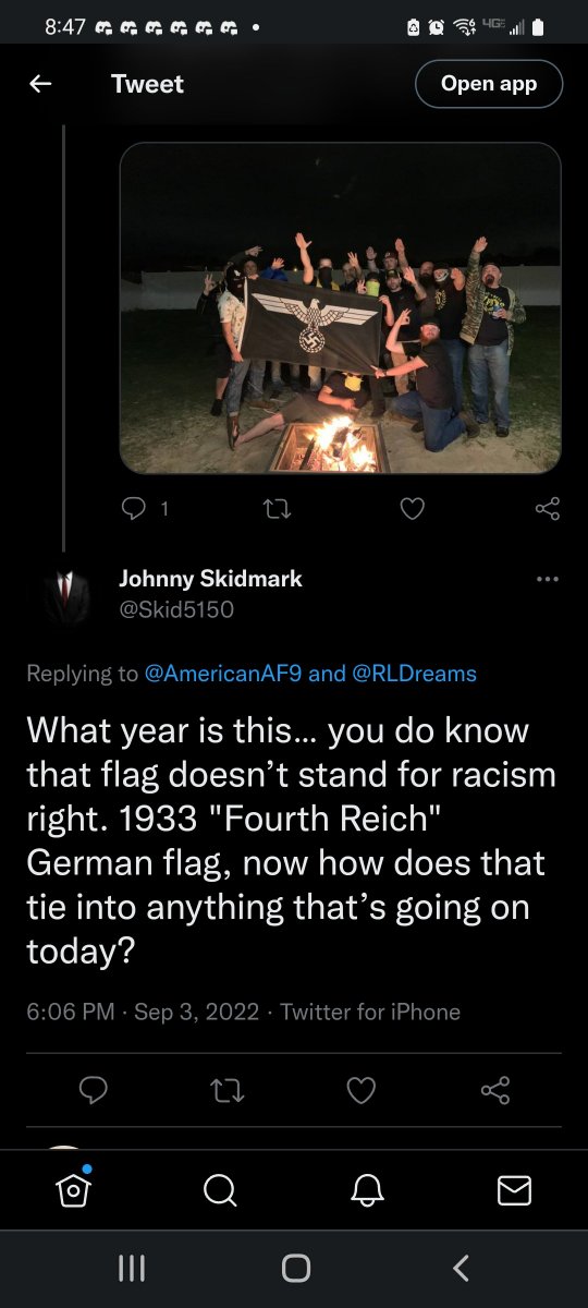 AmericanAF9's tweet photo. These people call themselves patriots while enthusiastically embracing outright treason. https://t.co/BCcnWBfzKD